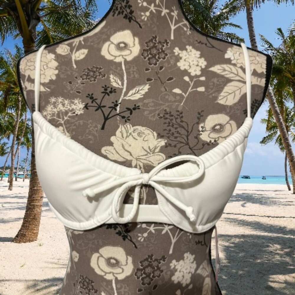 NWT Xhilaration Women's S White Adjustable Straps Beach Pool Wear Bikini Top